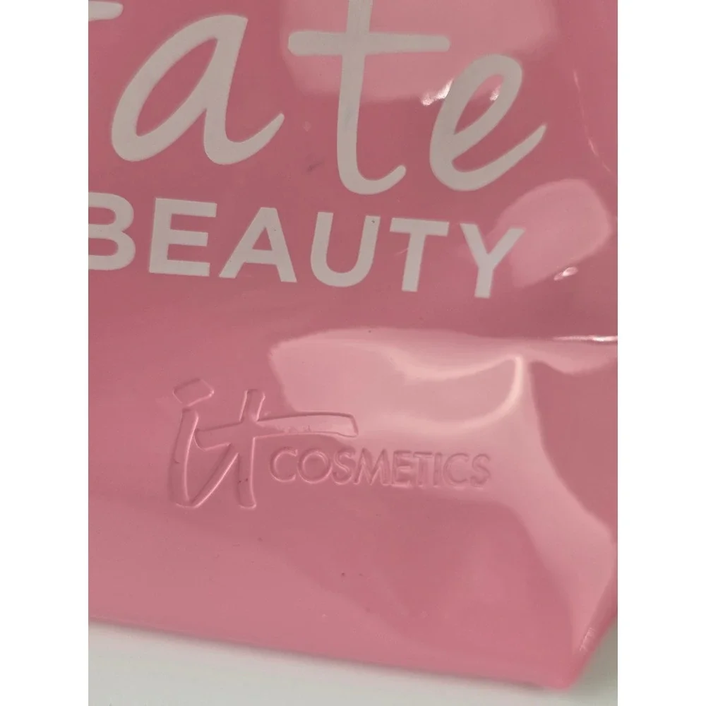It Cosmetics Celebrate Your Beauty Pink Patent Leather Makeup Bag Dome Pouch